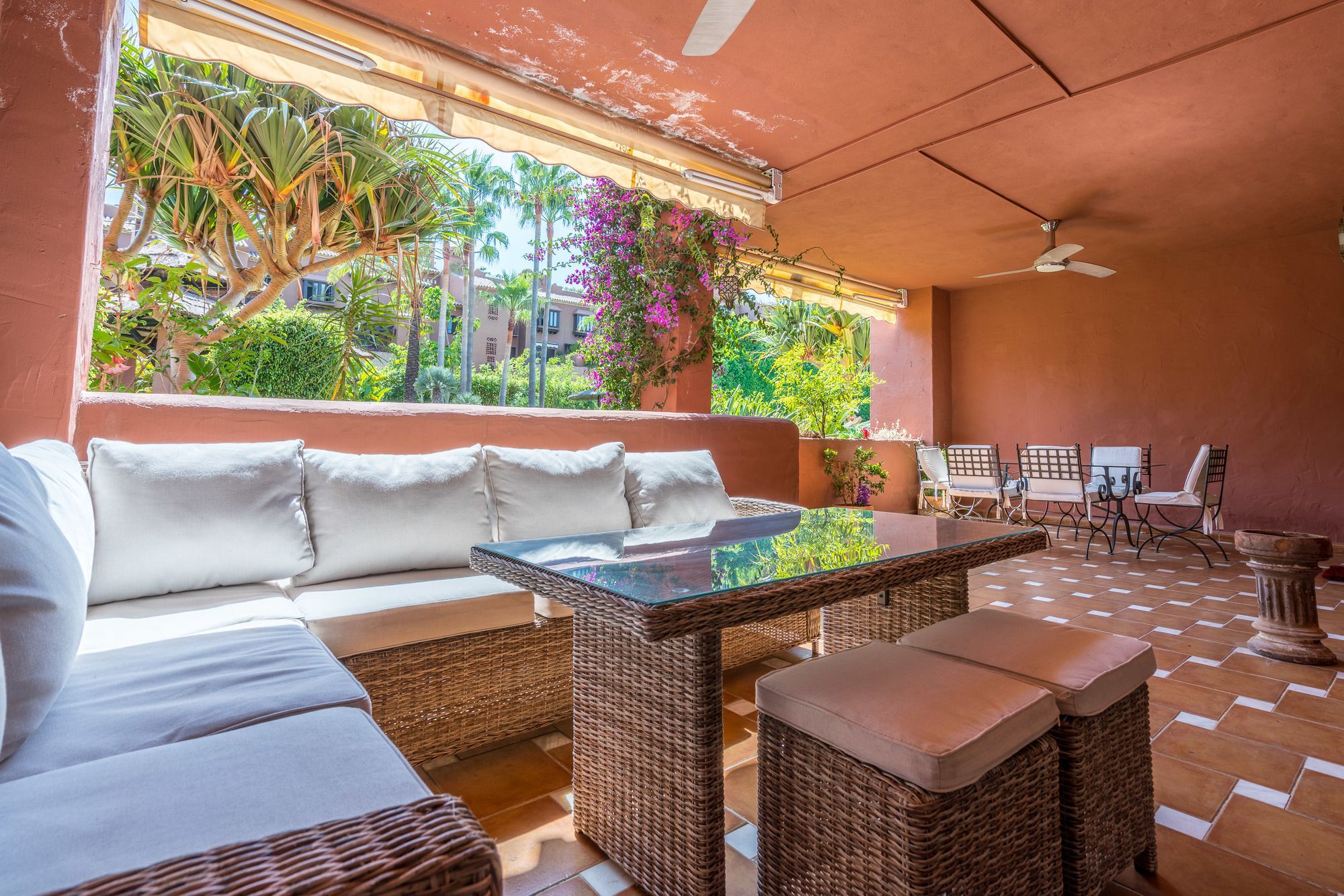 The Grand Oasis Estepona Marbella Exterior photo